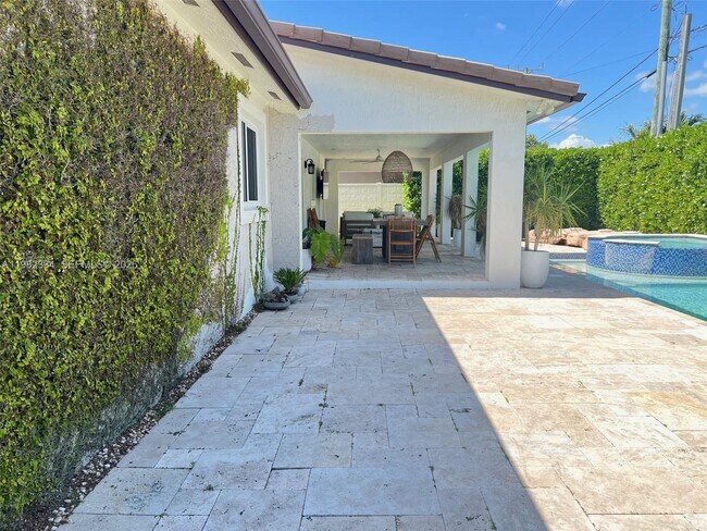 Building Photo - 7901 NW 171st St