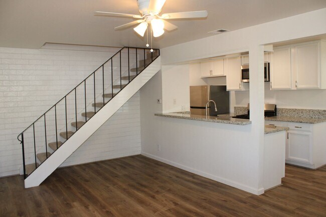 Building Photo - 233 Harding Blvd