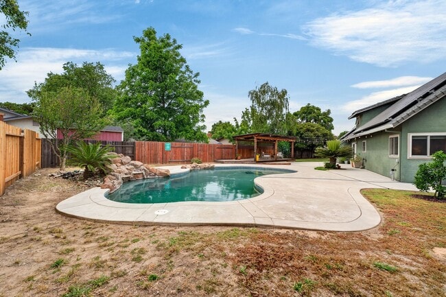 Building Photo - 420 Colusa Pl