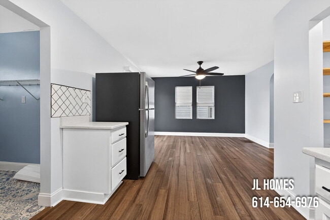 Building Photo - 512 Larcomb Ave