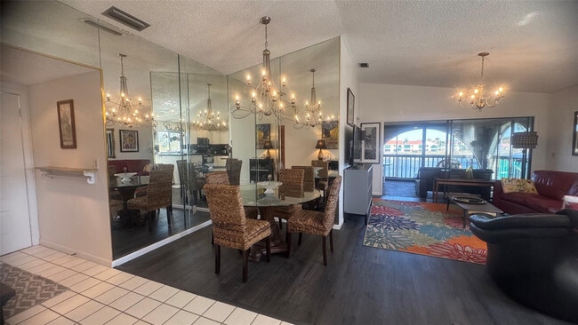 Building Photo - 5483 Casablanca Cir