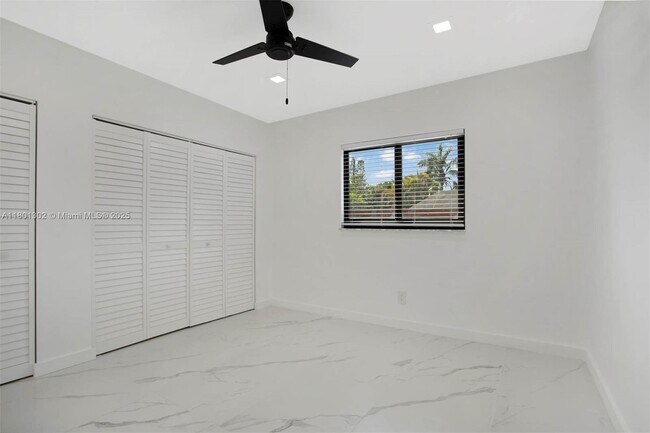 Building Photo - 17701 SW 92nd Ct
