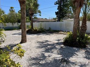 Building Photo - 2353 W Vina Del Mar Blvd