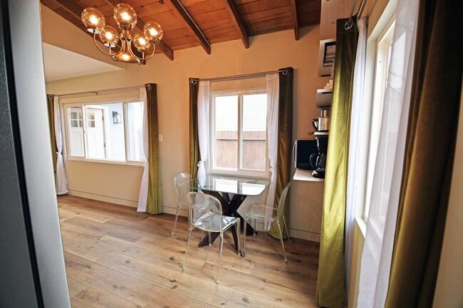 Building Photo - 117 Kenneth St