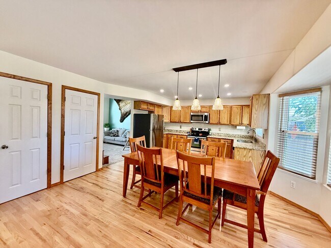 Building Photo - 2112 Bent Tree Ln