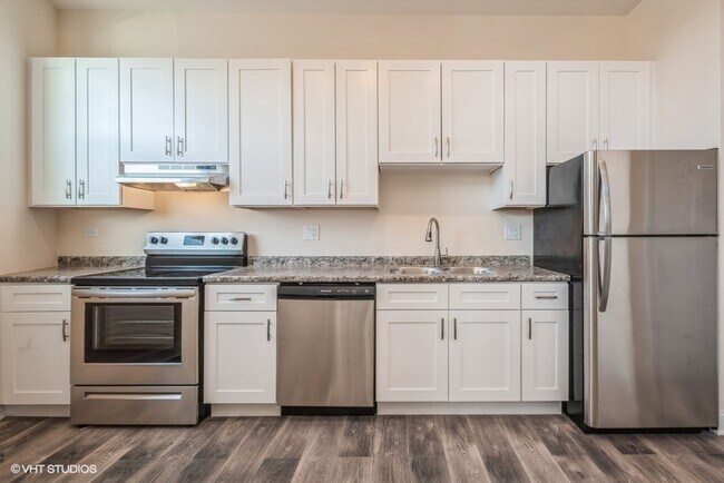 Building Photo - 9101 S Beverly Blvd