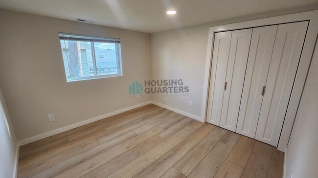 Building Photo - 2631 W Dell Dr