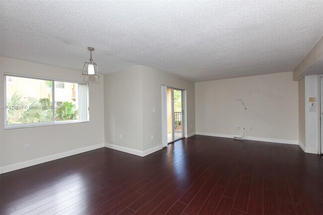 Building Photo - 771 N Pine Island Rd
