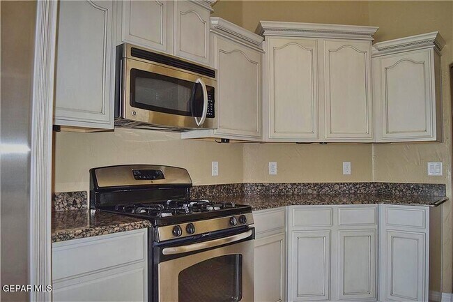 Building Photo - 14016 Rainbow Point Dr