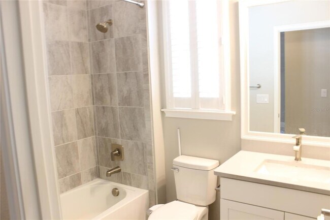 Building Photo - 5721 Long Shore Loop