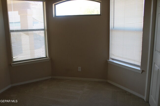 Building Photo - 14561 Jesus Almeida