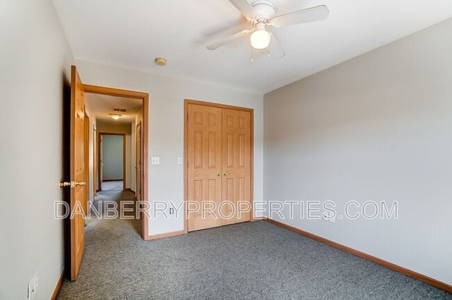 Building Photo - 1113 N Byrne Rd