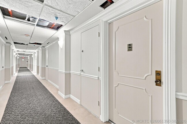 Building Photo - 2121 N Ocean Blvd