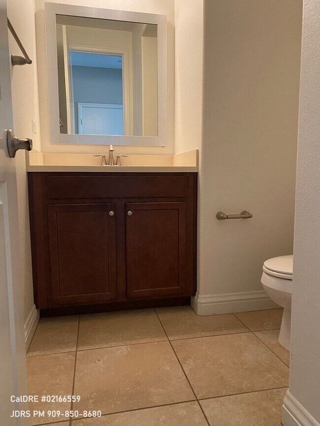 Building Photo - Eastvale 4 bedroom Partially Furnished Home
