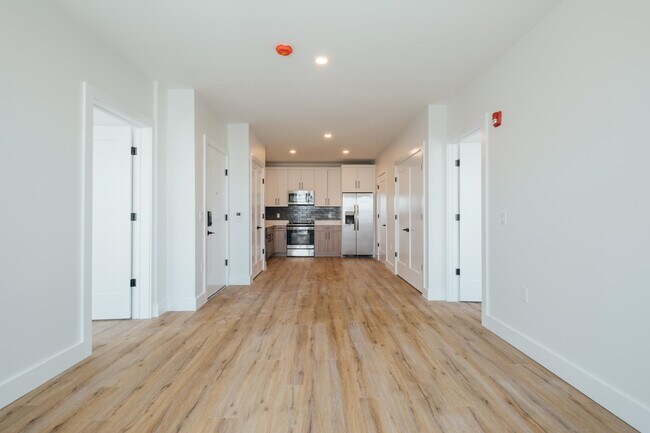 Building Photo - 67 Summer Ave