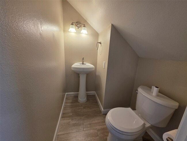 Building Photo - 7050 Inwood Park Dr