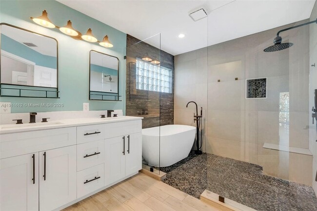 Building Photo - 8442 NW 57th Dr