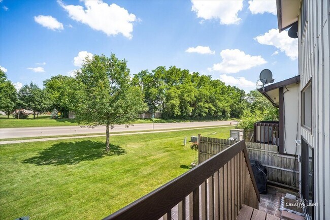 Building Photo - 772 Circle Dr