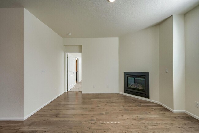 Building Photo - 4 Bedroom single family Ranch (Conner) hom...