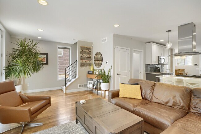 Building Photo - Charming Home in the Baker Neighborhood!