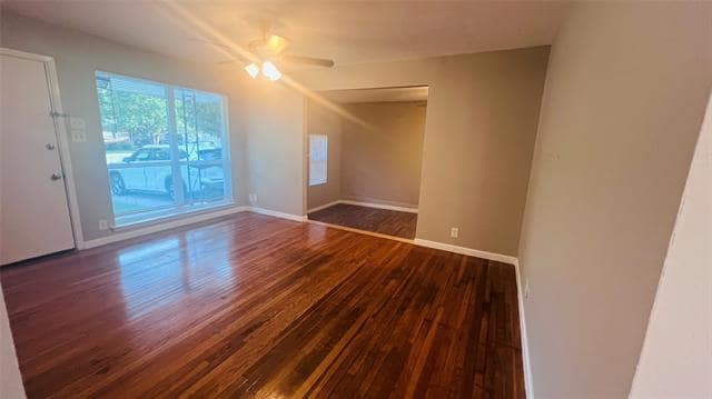 Building Photo - 909 Laguna Dr
