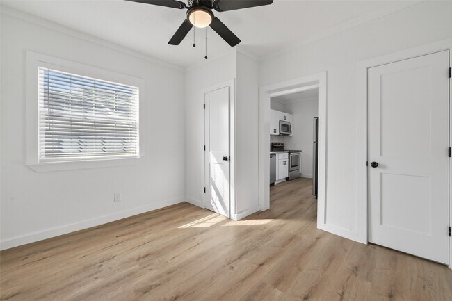 Building Photo - 2202 Hutchins St