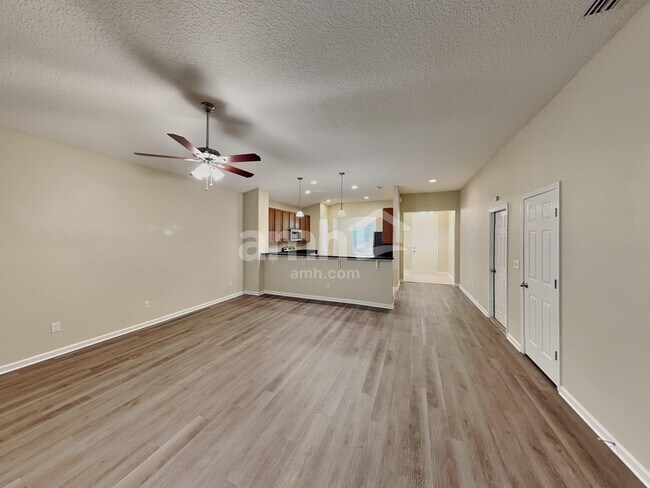 Building Photo - 500 Glendale Ln