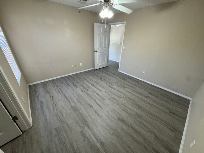 Building Photo - 2 bedroom 2 bath apartment at Clifton Heig...