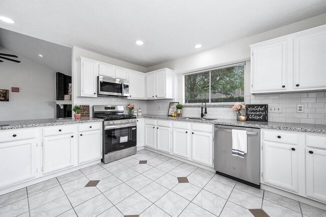 Building Photo - 13407 Wells River Dr