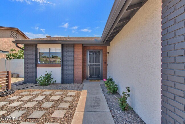 Building Photo - 6867 E Phelps Rd