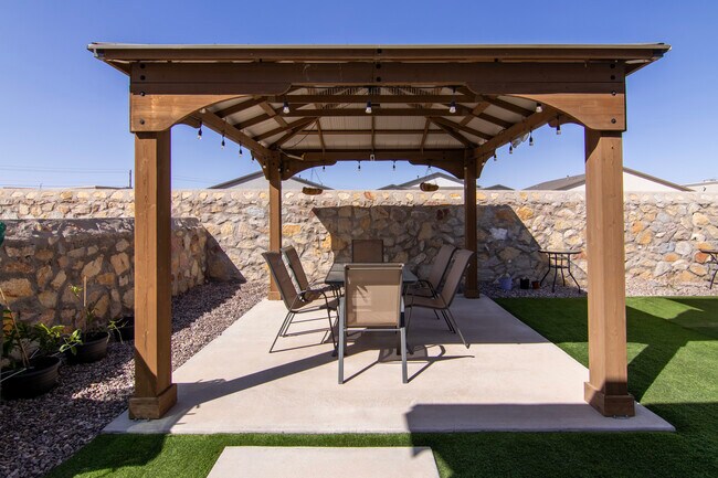 Gazebo Area - 3456 David Palacio Dr