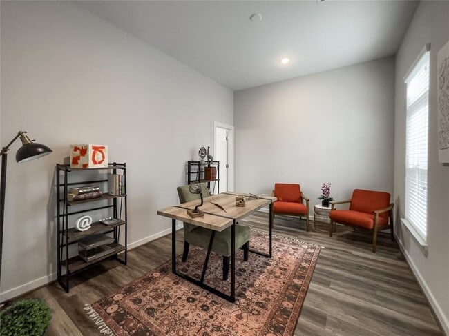 Building Photo - 5815 Fairdale Ln