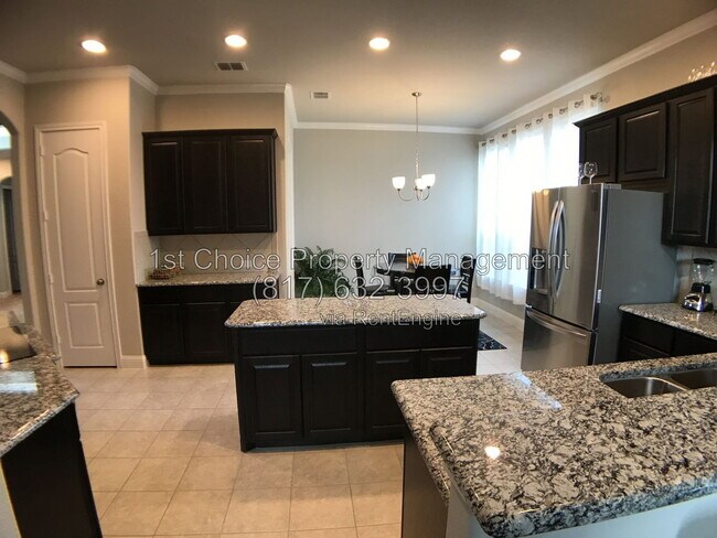Building Photo - 5913 Richmond Dr