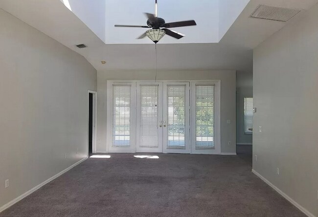 Building Photo - 209 S Heathwood Dr