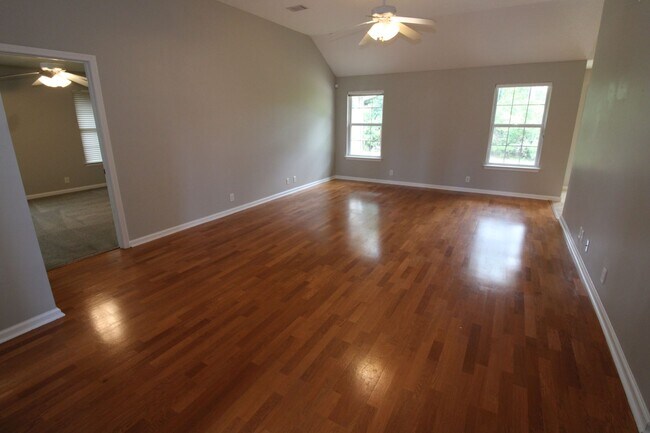 Building Photo - 3BR/2BA Home For Rent