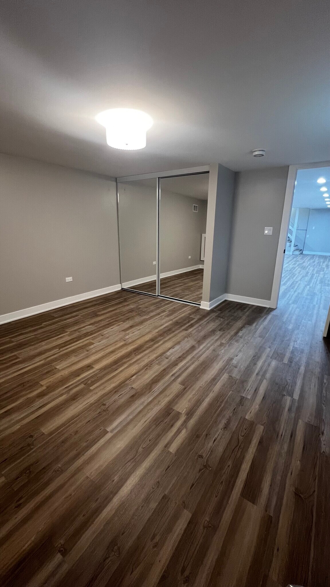 Building Photo - 552 Manistee Ave