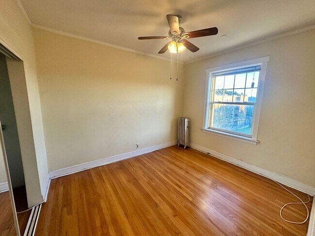 Building Photo - 4404 N Rockwell St