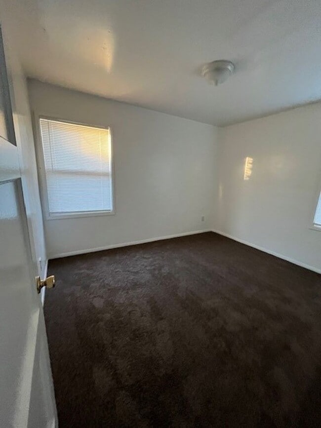 Building Photo - 229 T St