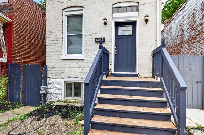 Building Photo - 4218 Vista Ave