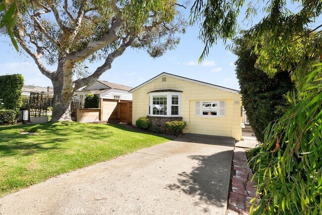 Building Photo - 20 S Portola