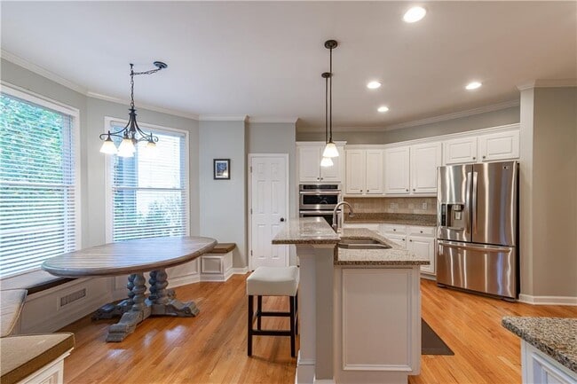 Building Photo - 651 Briarleigh Way