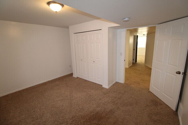 Building Photo - 3922 E Siskin Ln