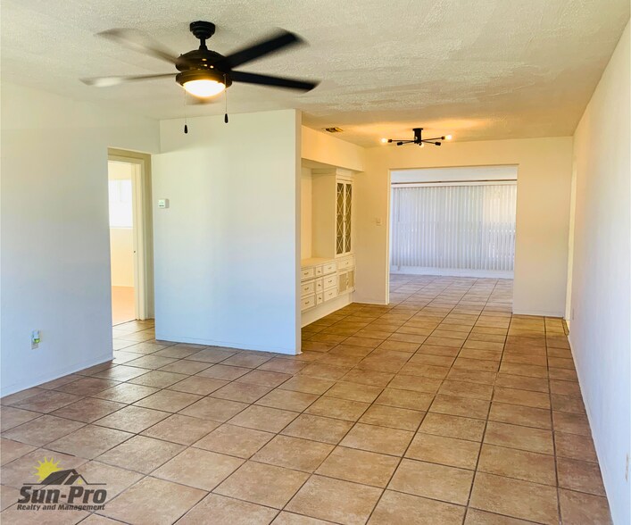 Building Photo - 40 Beechwood Dr