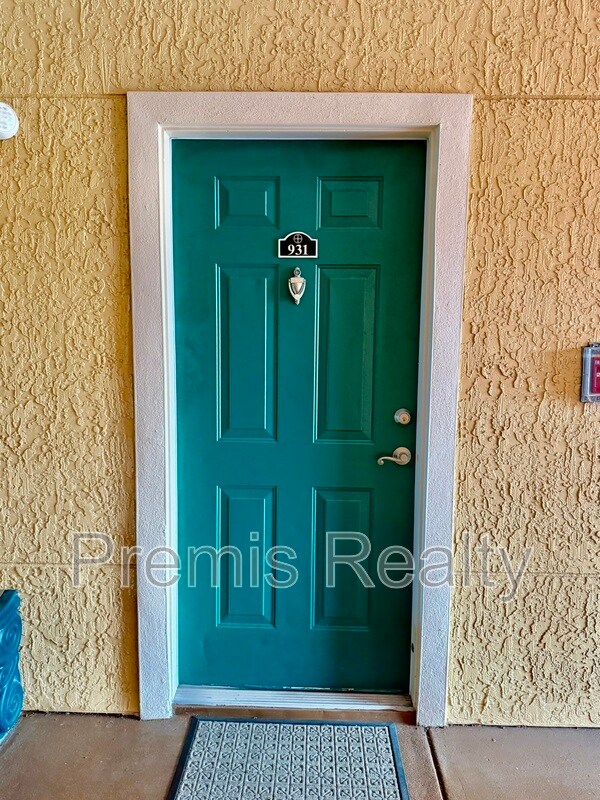 Building Photo - 2731 Via Capri