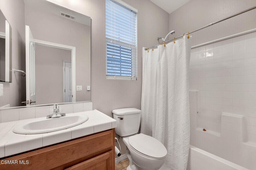 Building Photo - 22632 Dragonfly Ct