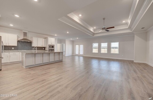 Building Photo - 204 Martingale Lp