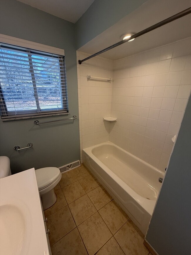 Building Photo - 1168 Cryer Ave