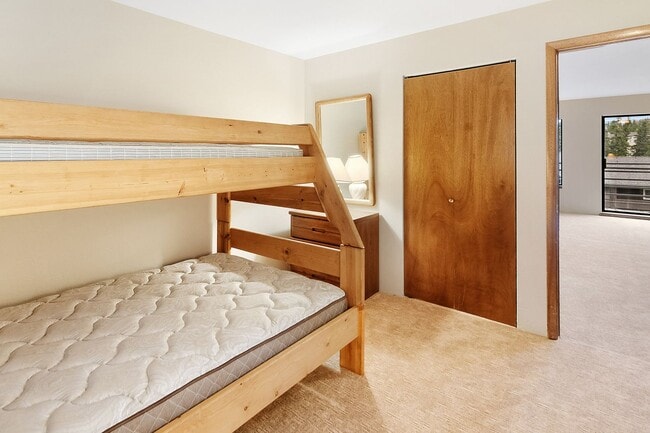 Building Photo - Year lease! Best deal in Silverthorne! HEA...