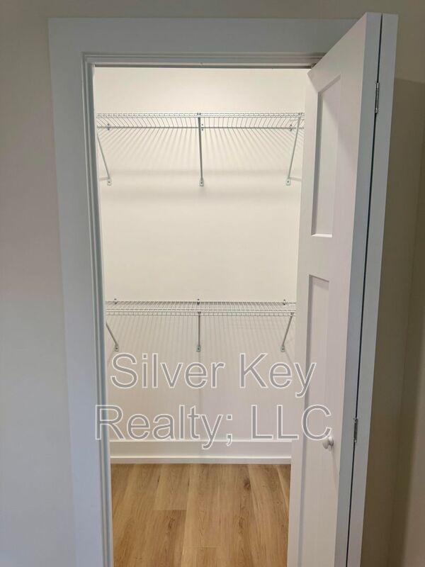 Building Photo - 2113 W Madison Ave