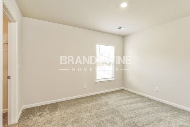 Building Photo - 796 Patmore Dr